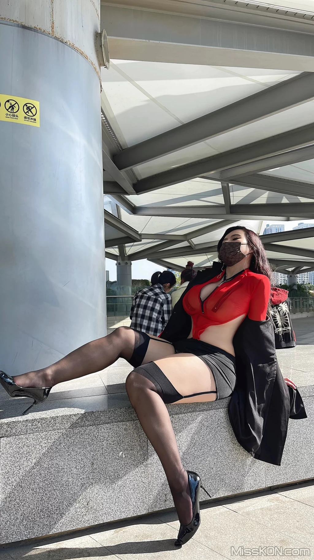 水蜜桃米米: 吊带黑丝 (30 photos) – Page 3