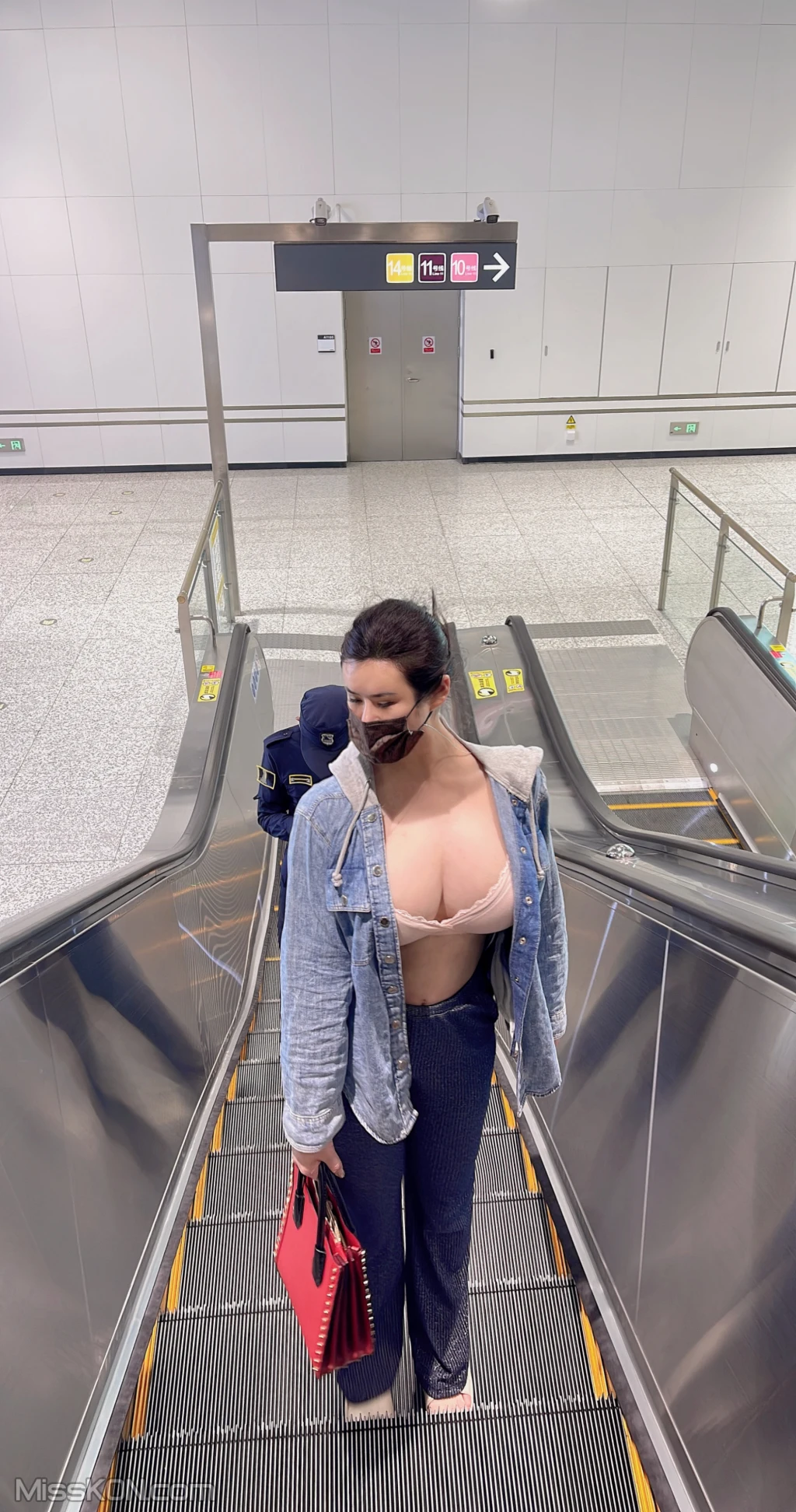 水蜜桃米米: 酒店情趣 (28 photos + 1 video) – Page 3