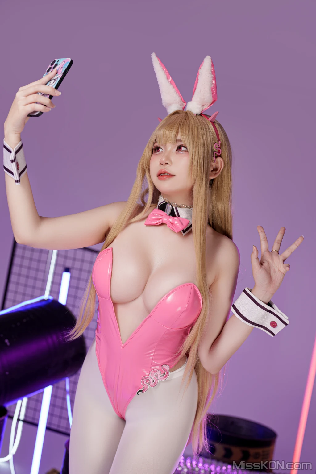 Coser@ZinieQ: Viper NIKKE Bunny (45 photos )