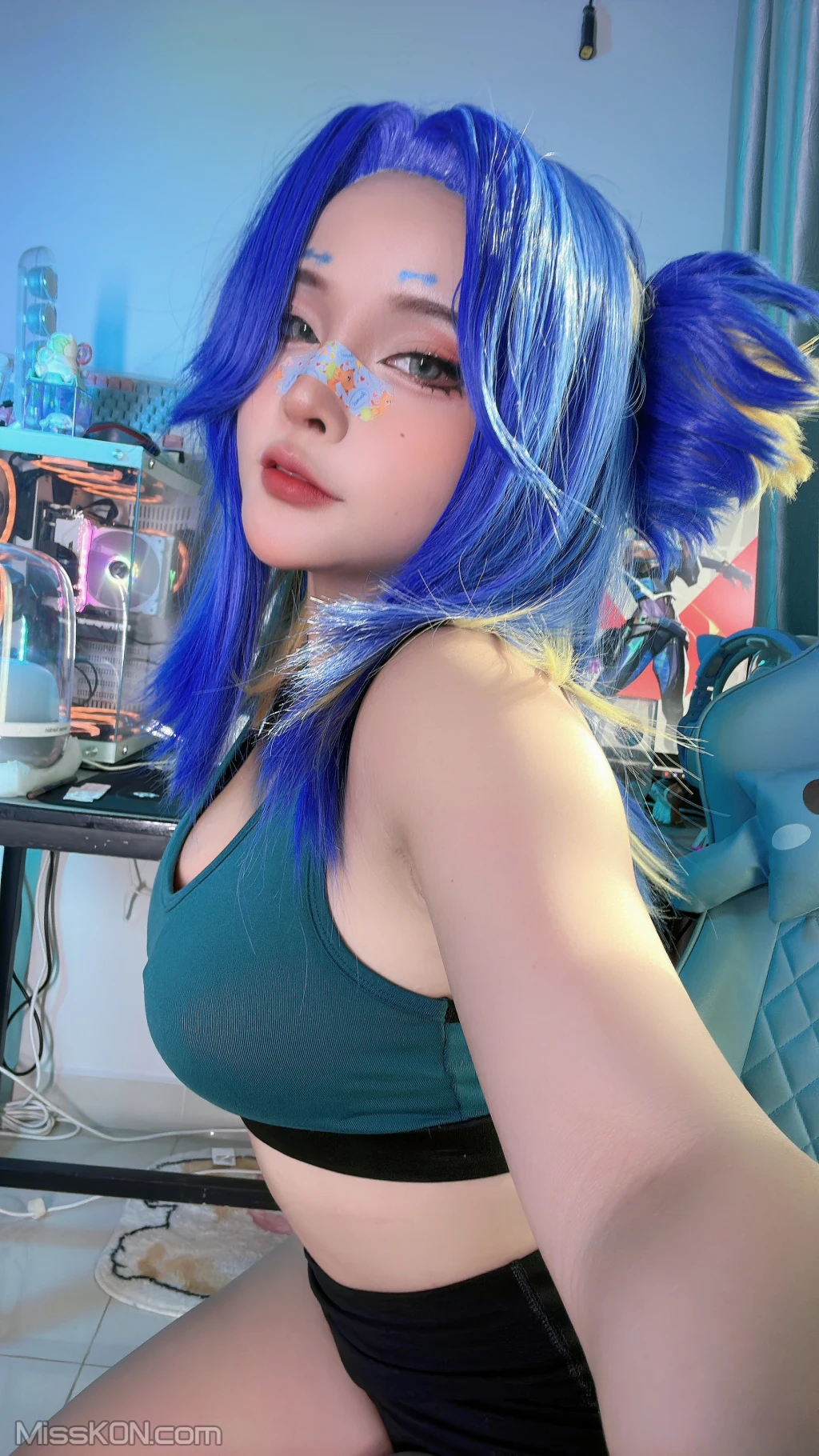 Coser@Sayo Momo: Neon & Valorant Body Oil (51 photos + 10 videos)