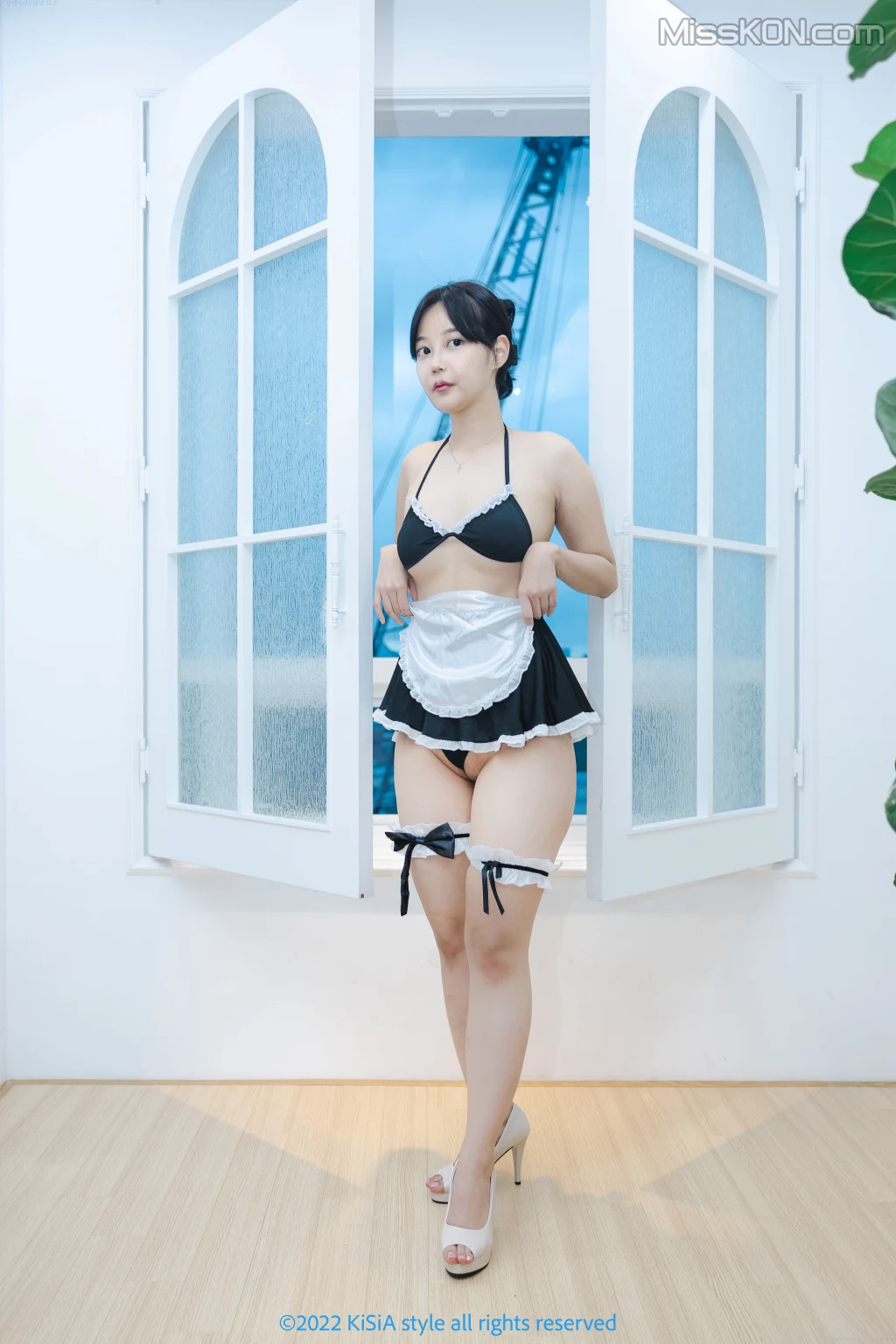 [KiSiA] Juyeon: ft.1 Person 4 Maids (80 photos)