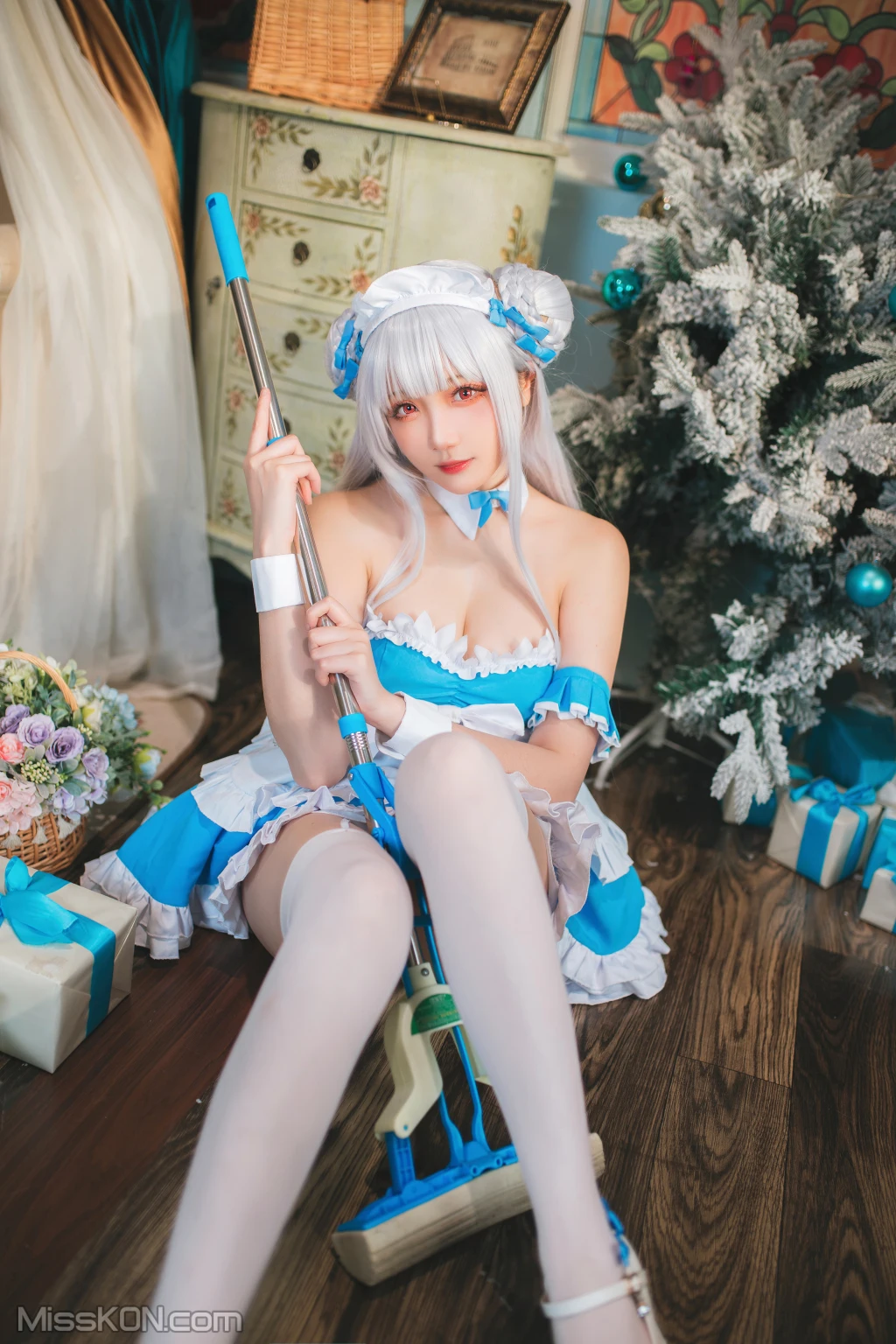 Coser@瓜希酱: 碧蓝航线 小天鹅女仆 (22 photos) – Page 2